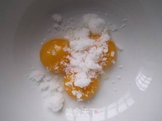 草莓慕斯蛋糕的做法步骤:2