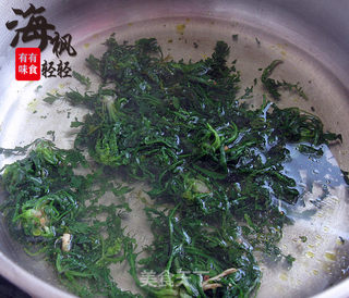 荠菜腊肠煲仔饭(微波菜肴)的做法步骤:2