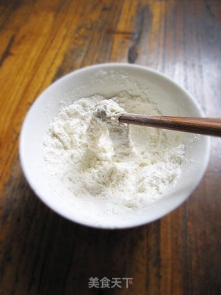 让蘑菇酥脆鲜美的吃法——黄金咖喱炸蘑菇的做法步骤:5