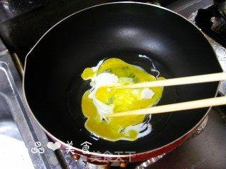 【一个人的健康晚餐】——五彩炒饭的做法步骤:2