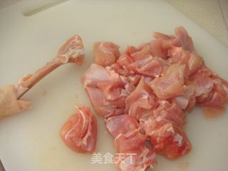 菠萝咕噜鸡肉的做法步骤：1