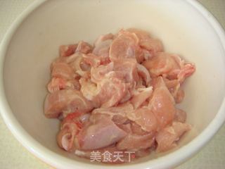 菠萝咕噜鸡肉的做法步骤：2