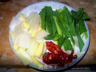 蒜香回锅肉的做法步骤：2
