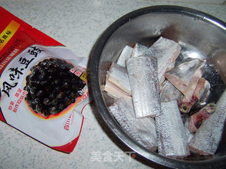 飘香四溢的---豉香带鱼的做法步骤：1