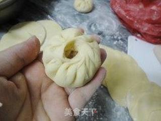 玉米面鲜肉包子的做法步骤:10