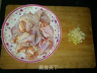 红烧鸡肉的做法步骤：1