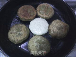 馅饼版蒿子粑粑的做法步骤:7