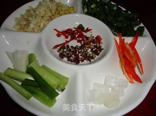酱爆小鱿的做法步骤:2