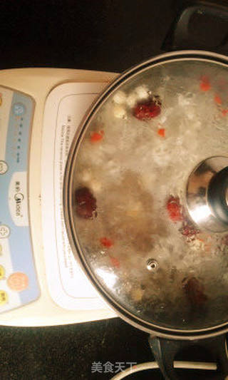 好喝补血治痛经——红糖银耳莲子大枣羹的做法步骤:5