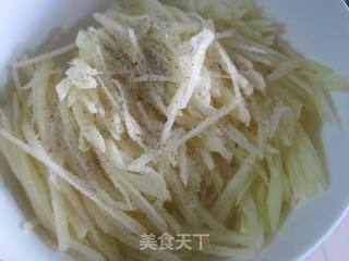 土豆薄饼的做法步骤:3
