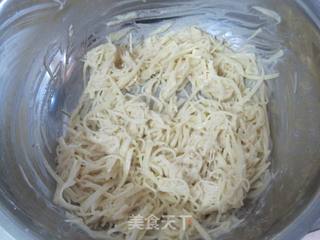 土豆薄饼的做法步骤:4
