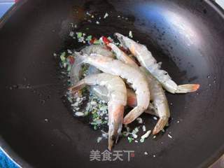 吃到连手指都要吮干净的异国美味—泰式咖喱虾的做法步骤:6