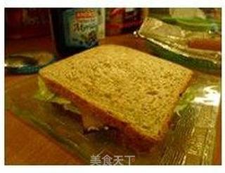 学生族早餐—快手三明治(微波蛋版)的做法步骤:5