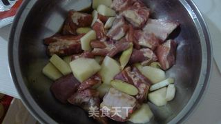 简易粉蒸肉的做法步骤：1