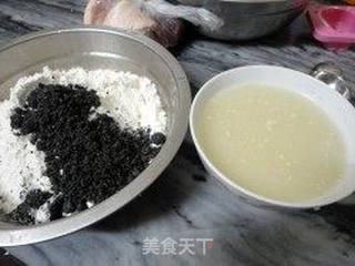 黑白配-----香菇猪肉包子的做法步骤：1