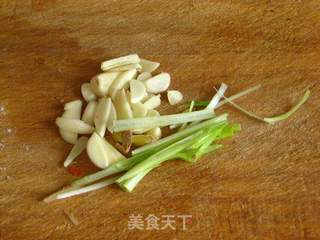 回锅狗杠鱼的做法步骤:5