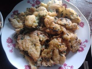 周末在妈妈家老套房里做葱蛋饼的做法步骤:8