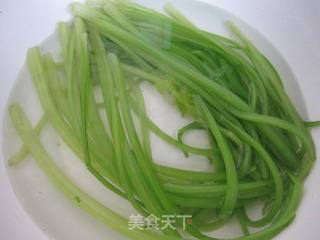 猪肉芹菜水饺的做法步骤：2