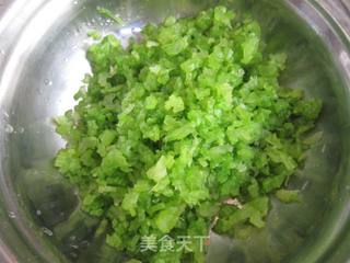 猪肉芹菜水饺的做法步骤：4