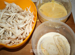 【香脆美味下午茶,美味小零嘴】香酥鸡腿菇的做法步骤:7