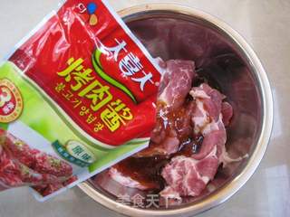 让厨房新手赚足面子的宴客西餐—香煎梅花肉(另附2款快速煎肉餐)的做法步骤:3