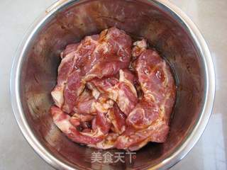 让厨房新手赚足面子的宴客西餐—香煎梅花肉(另附2款快速煎肉餐)的做法步骤:4