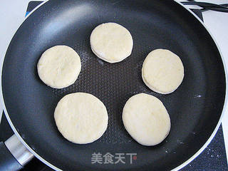红糖香蕉饼的做法步骤:7