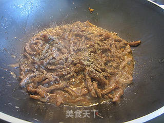 牛肉土豆米纸卷饼的做法步骤:4