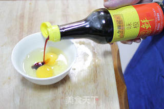 菠萝炒饭的做法步骤:2