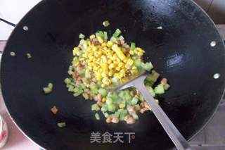 莴笋玉米炒肉丁的做法步骤:7
