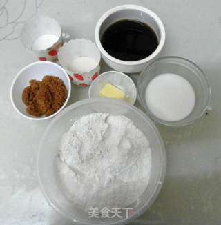 黑啤黑麦欧包的做法步骤：1