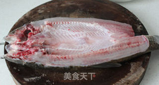 (牢记2个妙招即可煮出汤白不腥的水煮活鱼) 水煮活鱼的做法步骤:2