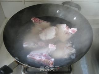 排骨菠菜汤的做法步骤:2