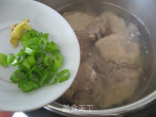 排骨菠菜汤的做法步骤:7
