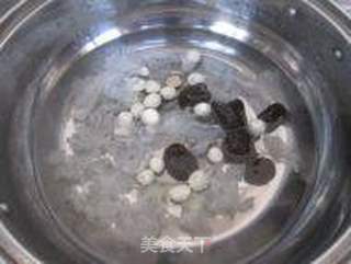 银耳莲子红枣汤的做法步骤:4