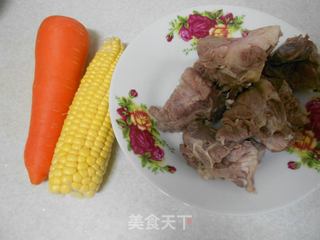 玉米排骨汤的做法步骤：2