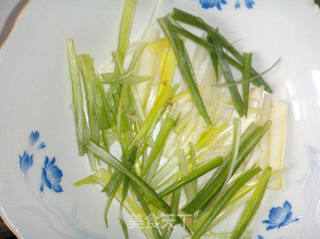 京酱肉丝的做法步骤:2