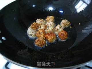 香菇肉丸的两种简单吃法--黄金小丸子VS菠菜肉丸汤的做法步骤：5