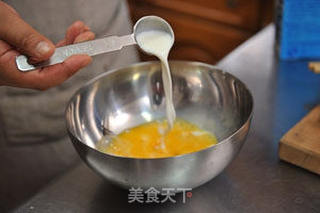 手把手教你制作蛋包饭的做法步骤:9