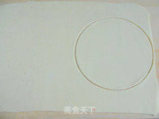 淡淡的紫色馅料—蓝莓什锦派的做法步骤:7