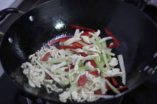 凉拌鸡丝芹菜的做法步骤:5
