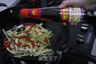 凉拌鸡丝芹菜的做法步骤:7