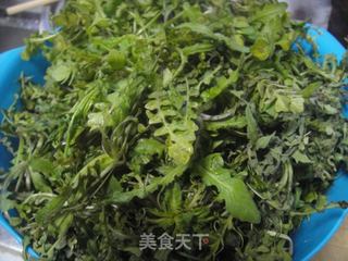 [春天的故事]－－蒜泥拌荠菜的做法步骤：1