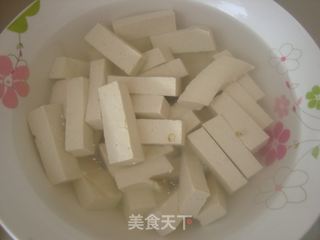 鱼香豆腐的做法步骤：1