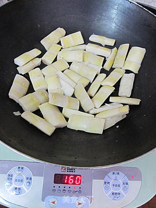 素菜也可以如此美味——酱香焖春笋的做法步骤:7