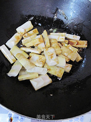 素菜也可以如此美味——酱香焖春笋的做法步骤:11