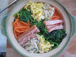 韩式石锅拌饭(돌솥 비빔밥)的做法步骤:9