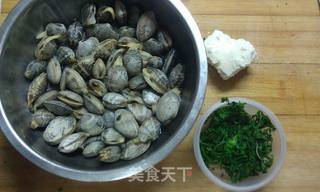 鲜的没得比蛤蜊荠菜鱼丸汤的做法步骤:2