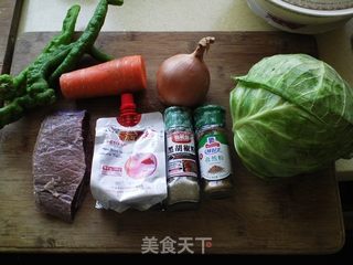 新疆牛肉炒面的做法步骤：1