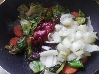 新疆牛肉炒面的做法步骤：13